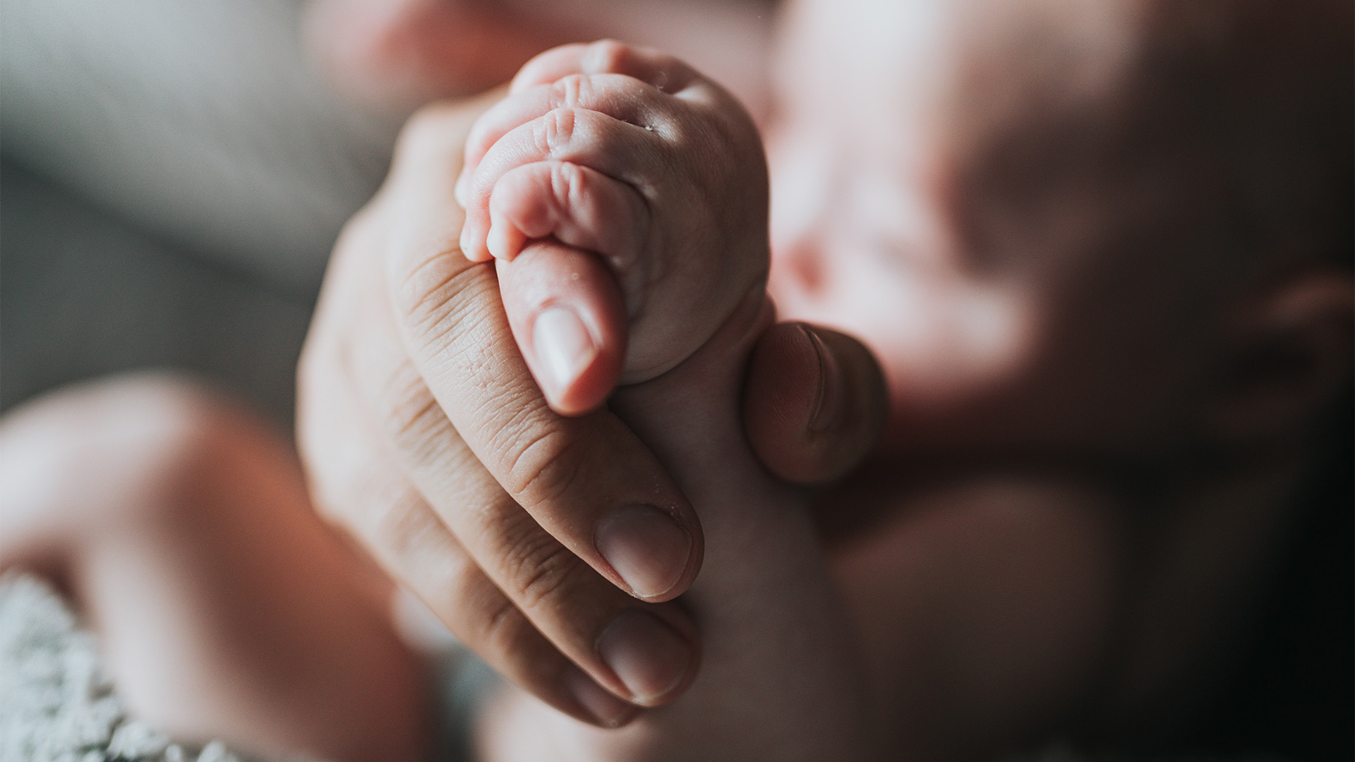 CENTOGENE Baby Hand image reference nathan-dumlao-EytWx3BOrwI-unsplash