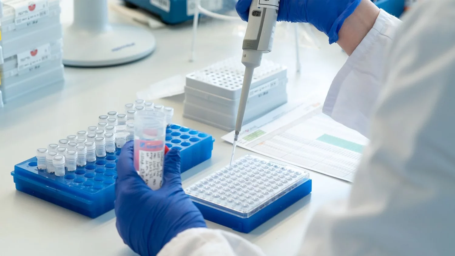 csm_centogene-pharma_co-robimy-dla-farmacji-header_7afb86ac85